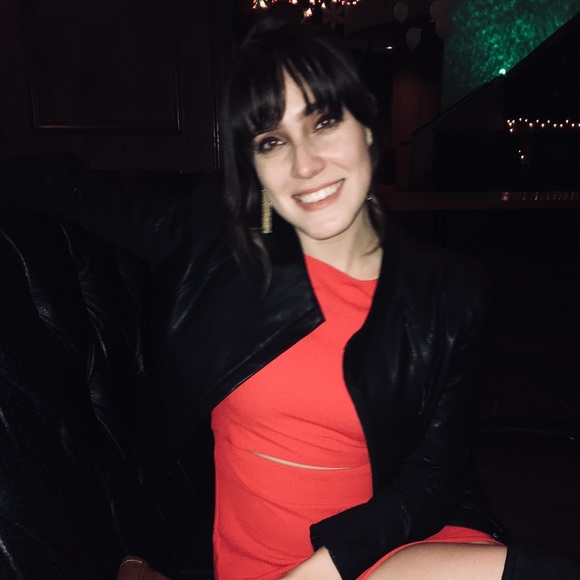 Meet your Posher, Steph - Picture 1 of 1